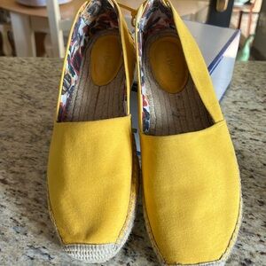 Vera Bradley yellow laceback espadrilles, size 10